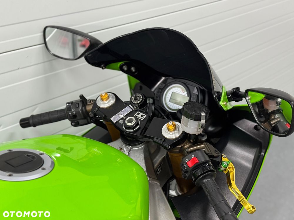 Kawasaki ZXR - 12