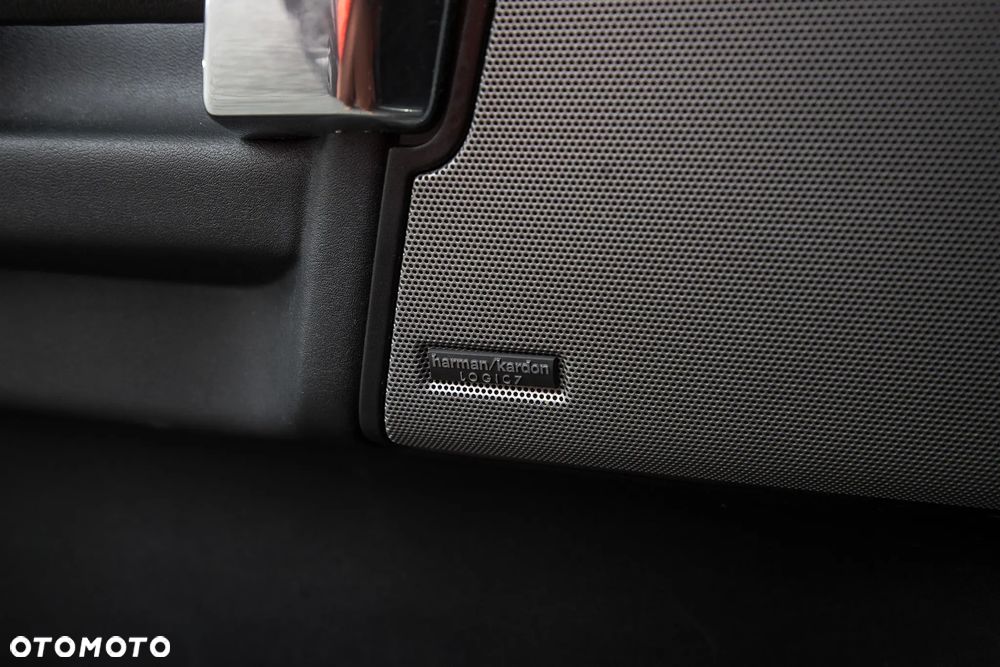 Land Rover Discovery 3.0 SD V6 HSE - 22