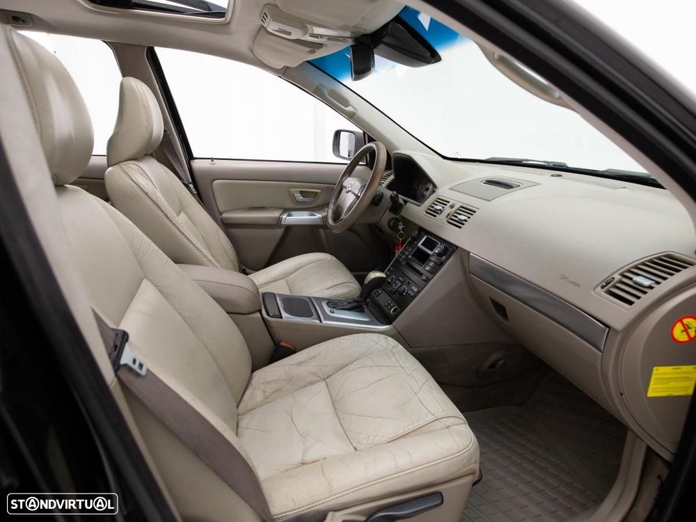 Volvo XC 90 - 9
