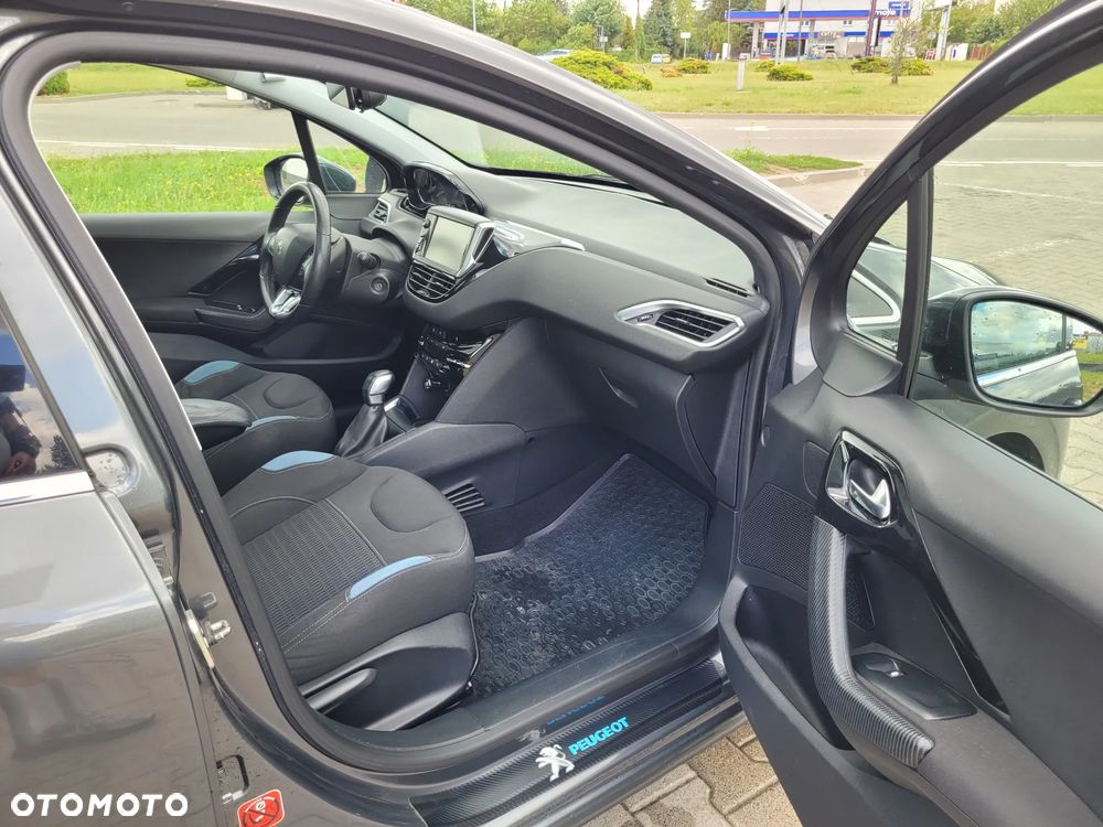 Peugeot 208 - 14