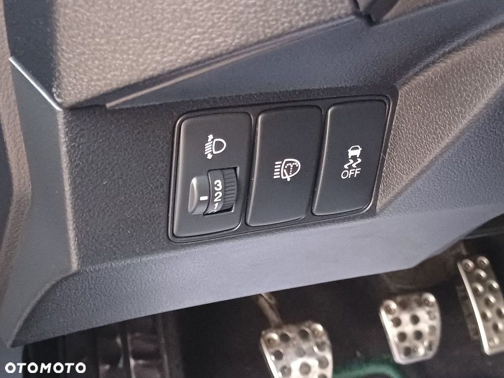 Honda Civic 1.6 i-DTEC Lifestyle Black Edition - 25