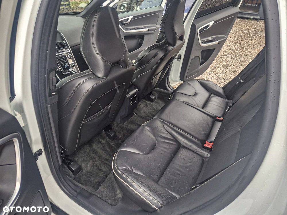 Volvo XC 60 D4 AWD Geartronic RDesign - 27