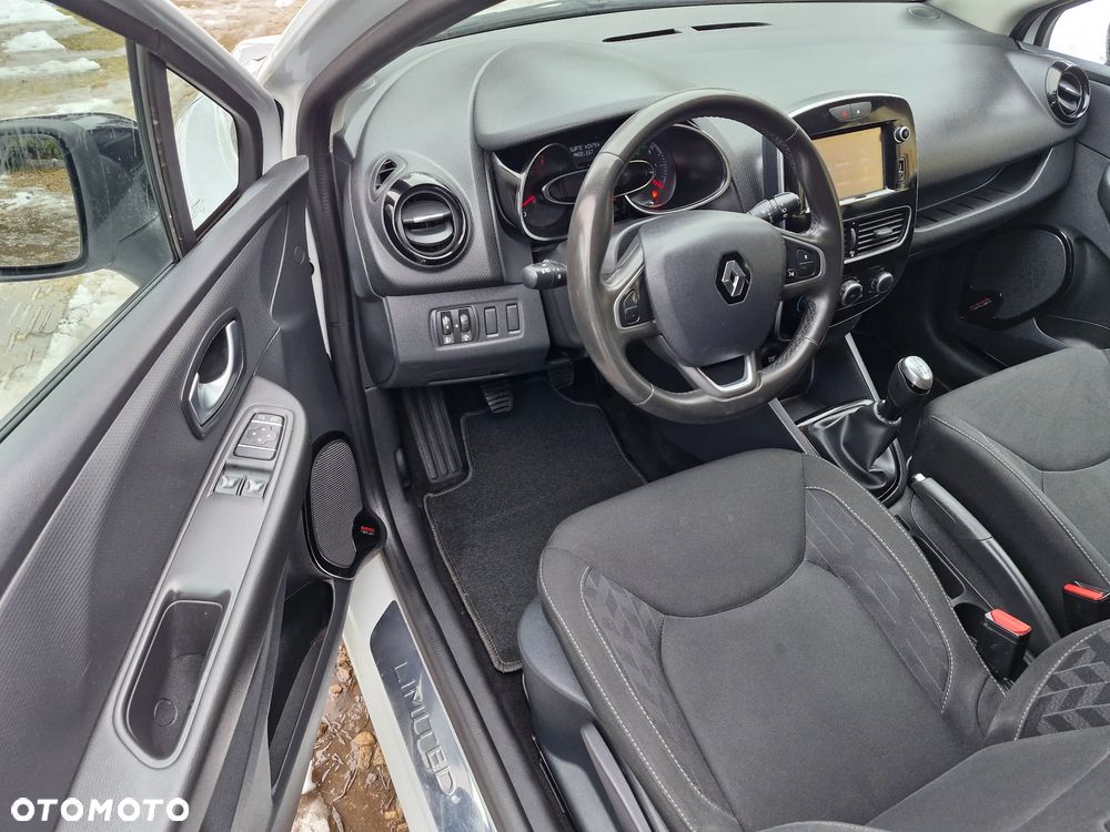 Renault Clio 1.2 16V 75 LIMITED - 19