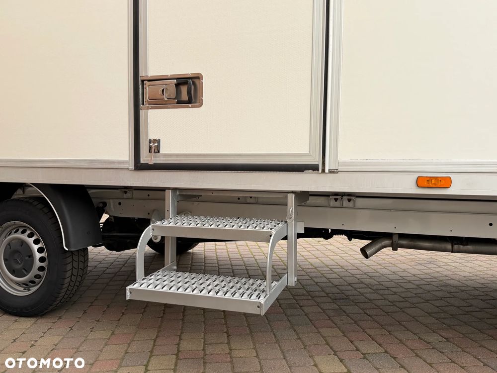 Mercedes-Benz Sprinter 3,0 319 Izoterma Winda - 14