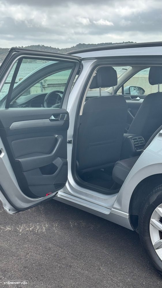 VW Passat Variant 1.6 TDI BlueMotion - 21