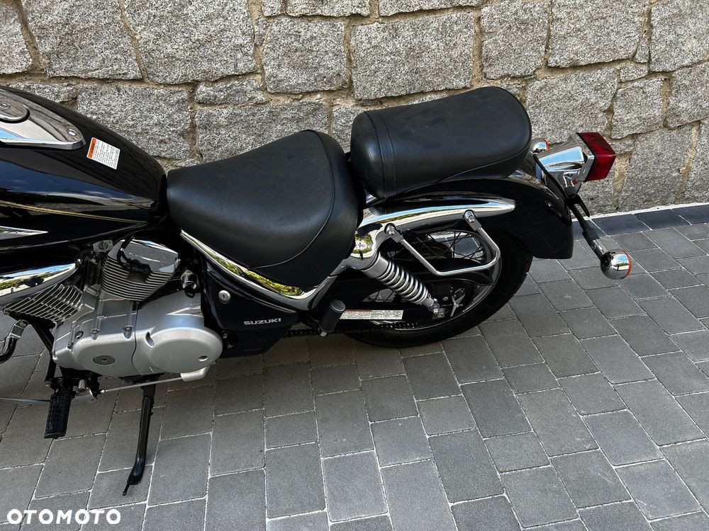 Suzuki Intruder - 11