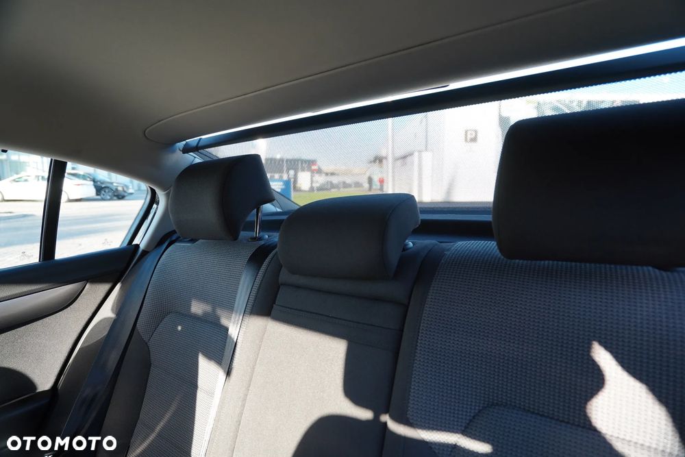 Volkswagen Passat - 19