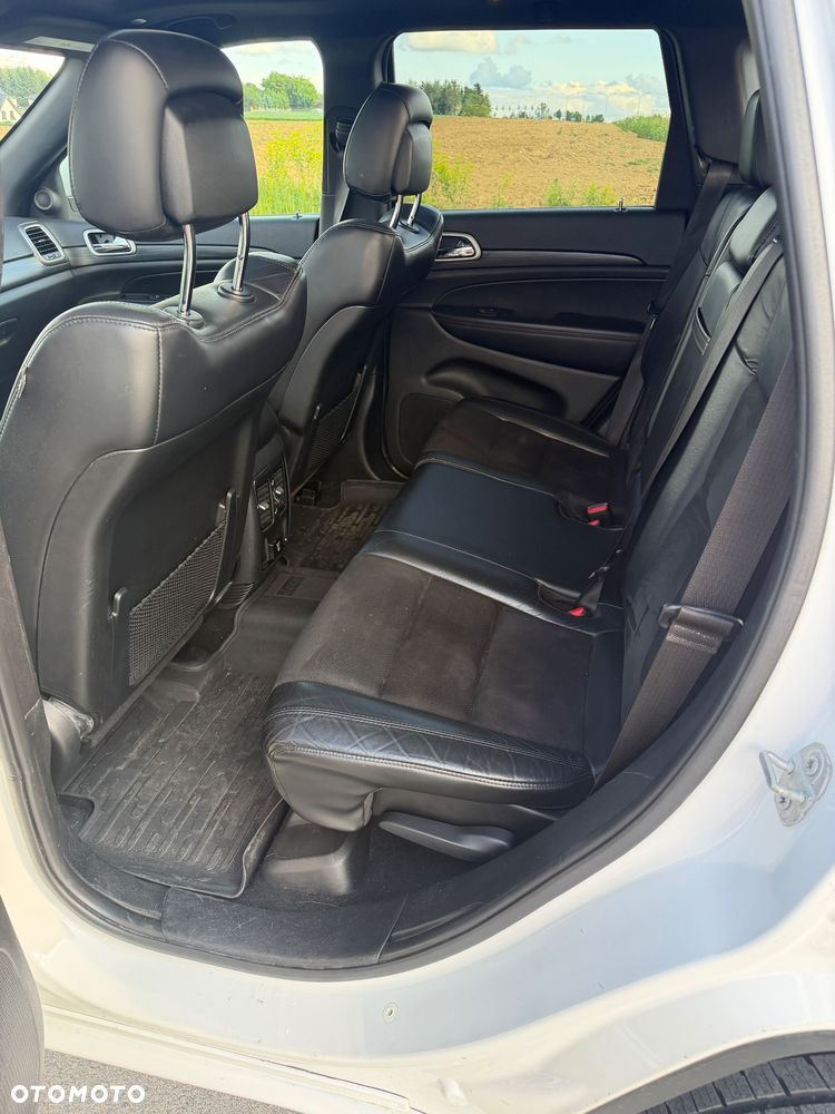 Jeep Grand Cherokee - 21