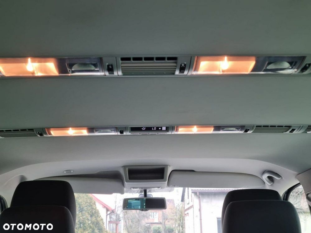 Volkswagen Multivan - 14