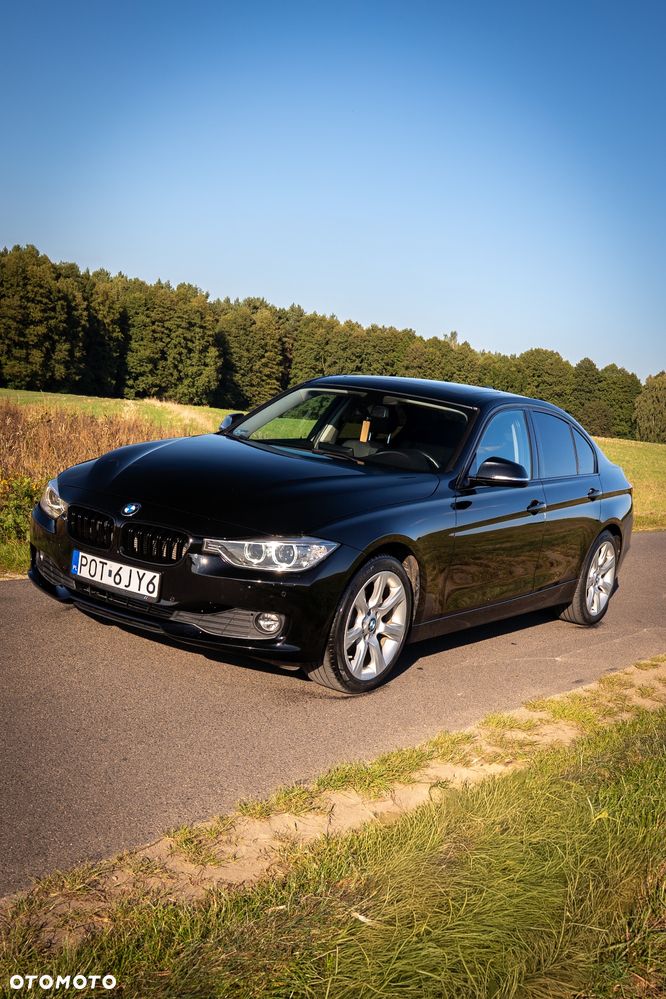BMW Seria 3 320i - 4