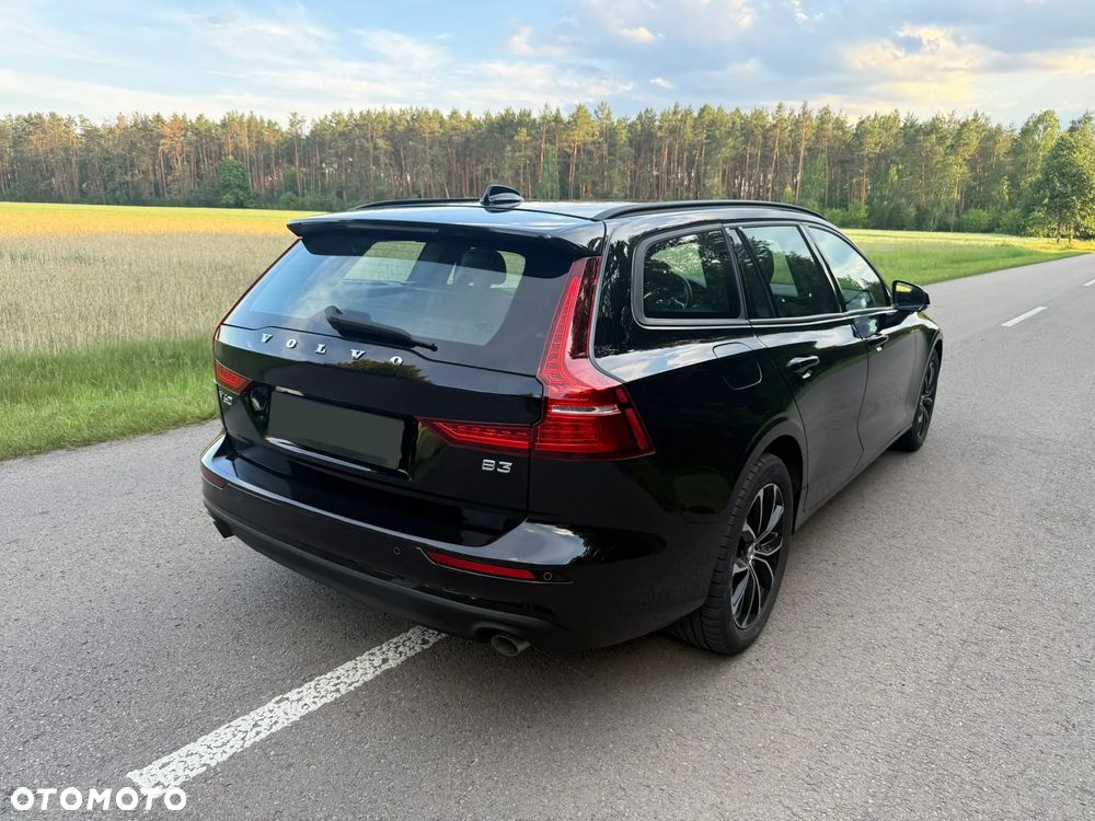 Volvo V60 B3 B Momentum - 4