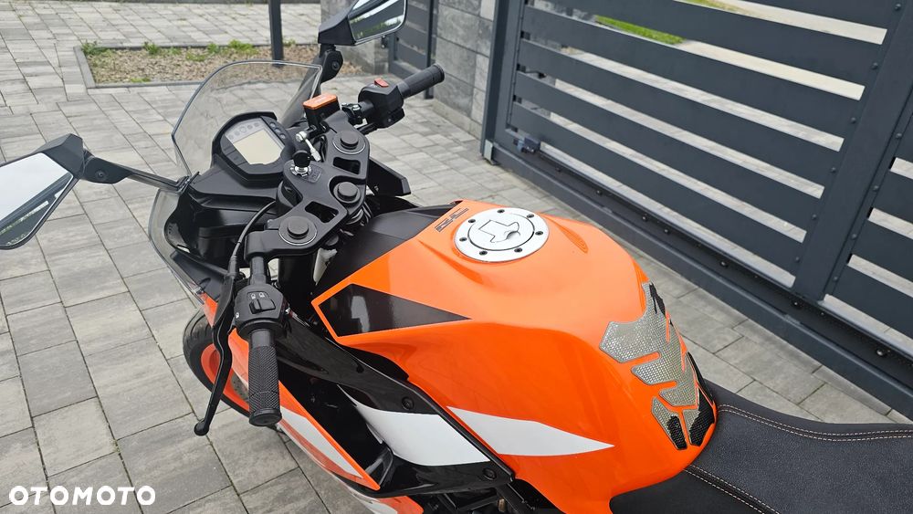 KTM RC 125 - 8