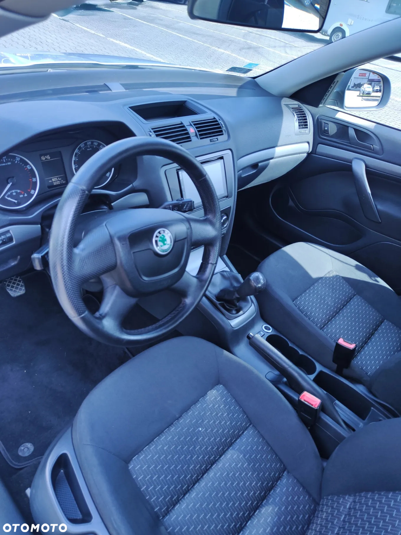 Skoda Octavia 1.6 Tour - 11