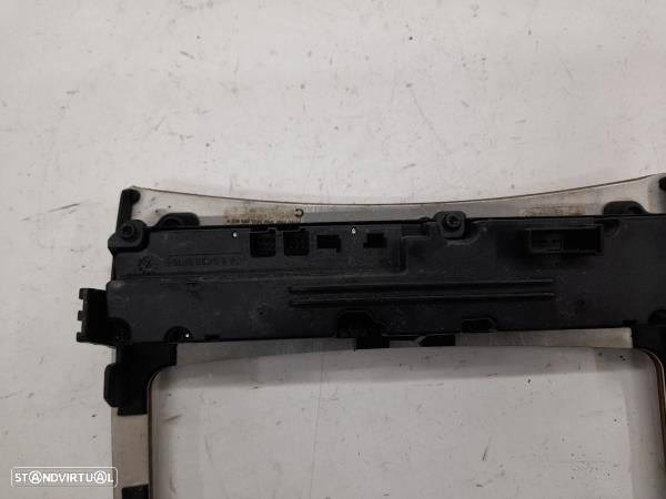 Moldura / Estrutura Consola Central / Rádio Mercedes-Benz Clk (C209) - 5