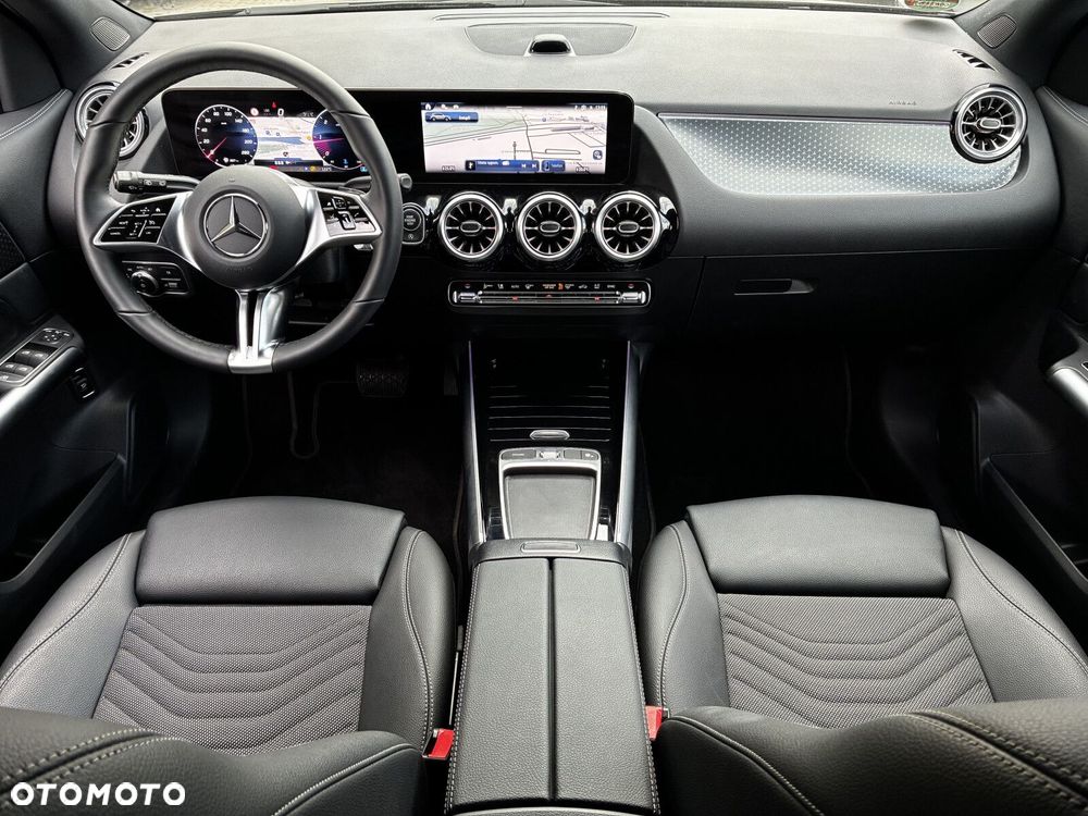 Mercedes-Benz GLA 200 d Progressive 8G-DCT - 17
