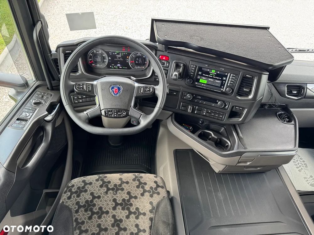 Scania R 450 / ACC / DWA DUŻE ZBIORNIKI ON / DWA ŁÓŻKA / RETARDER / DUŻA NAVI / VIRTUAL KOKPIT - 31