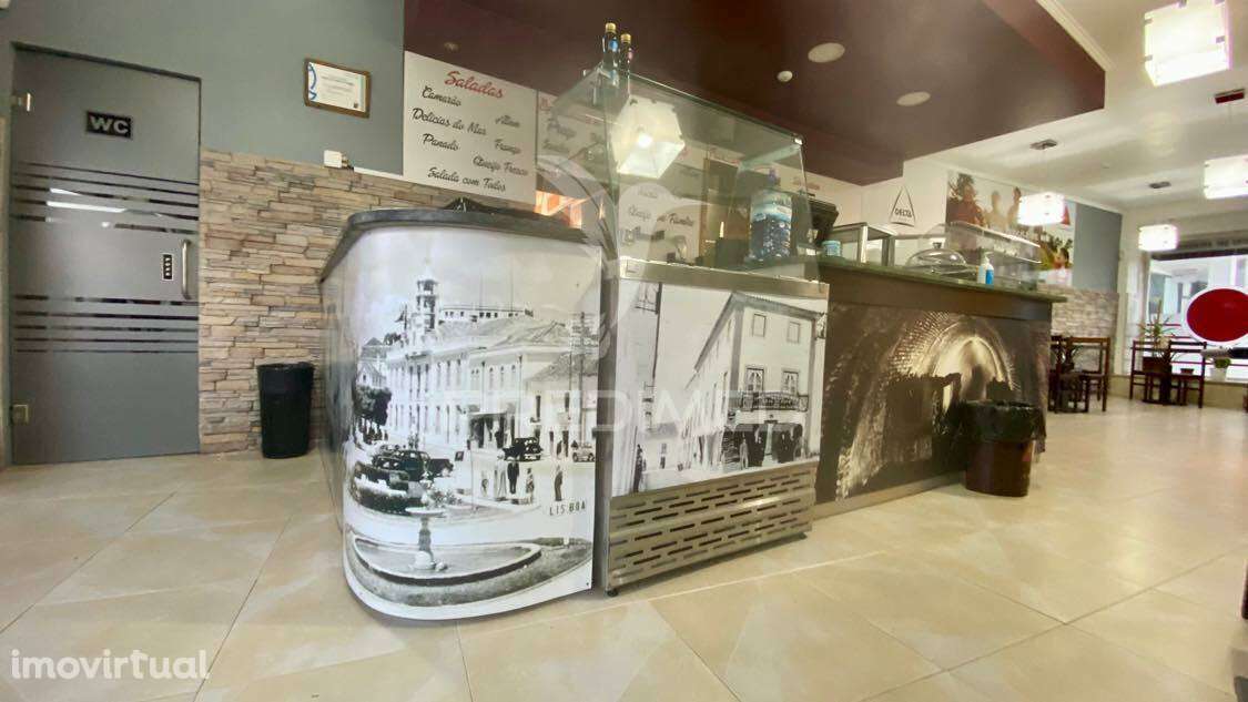 Pastelaria com Sala de Refeições em Rio Maior - Grande imagem: 2/12