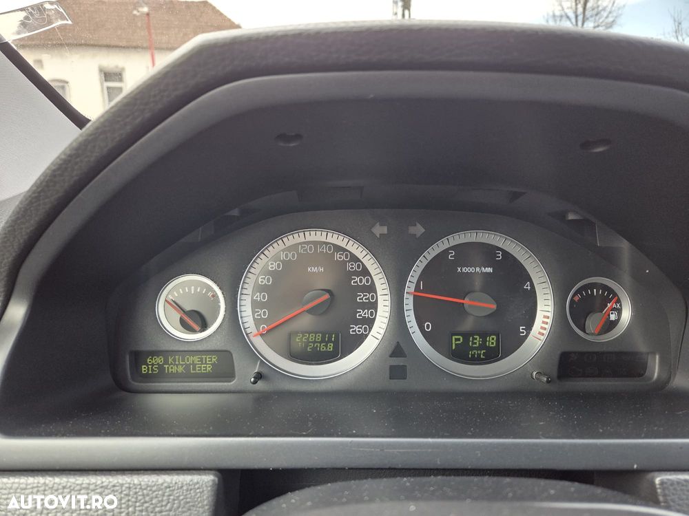 Volvo XC 90 D5 AWD Geartronic Momentum - 6