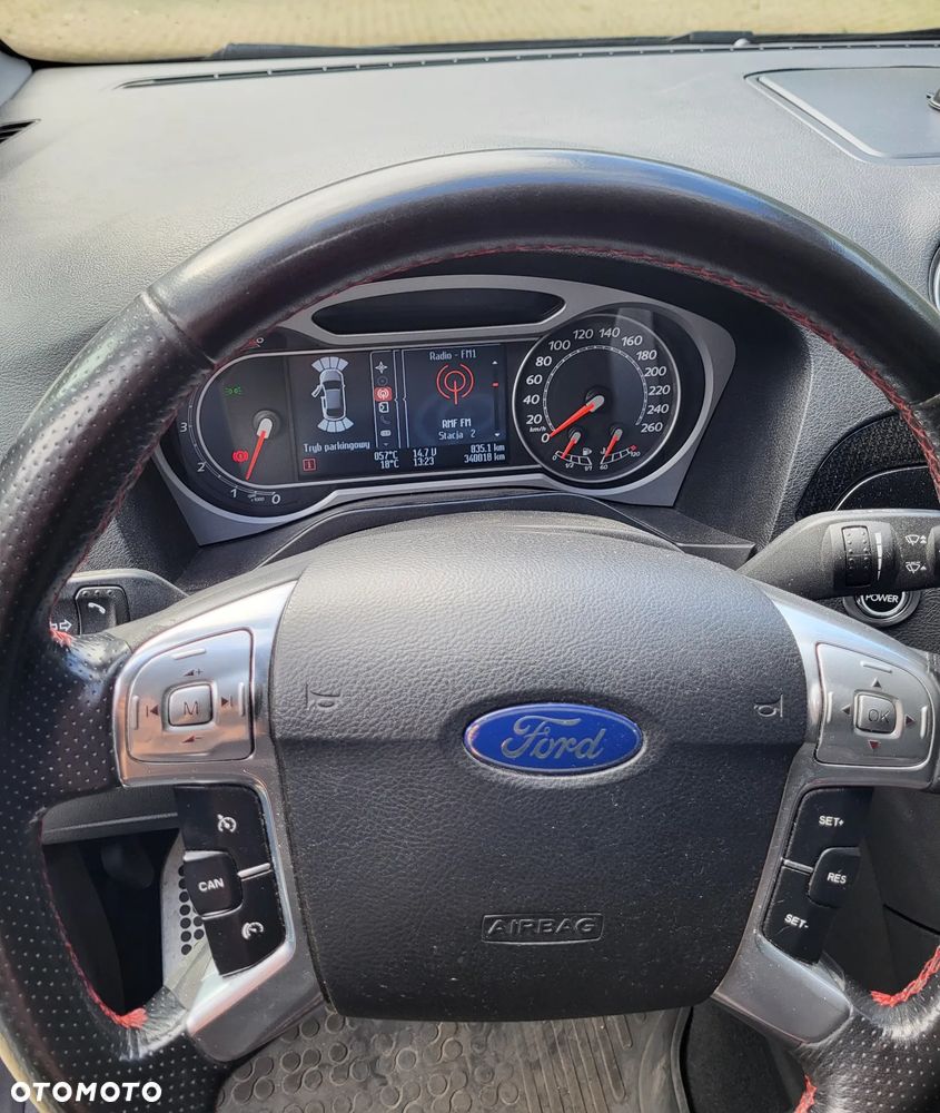 Ford S-Max - 11