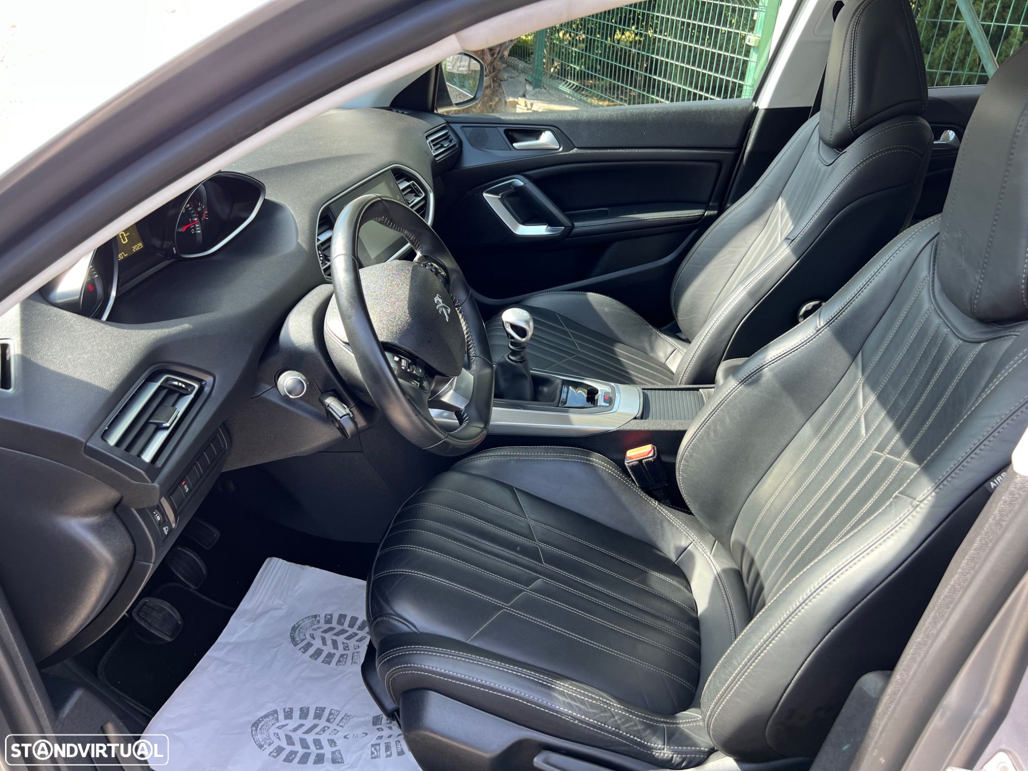 Peugeot 308 1.2 PureTech Style J17 - 5