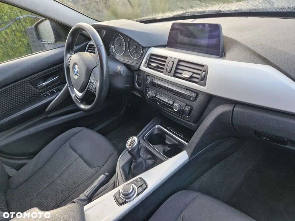BMW Seria 3 318d Sport Line - 5