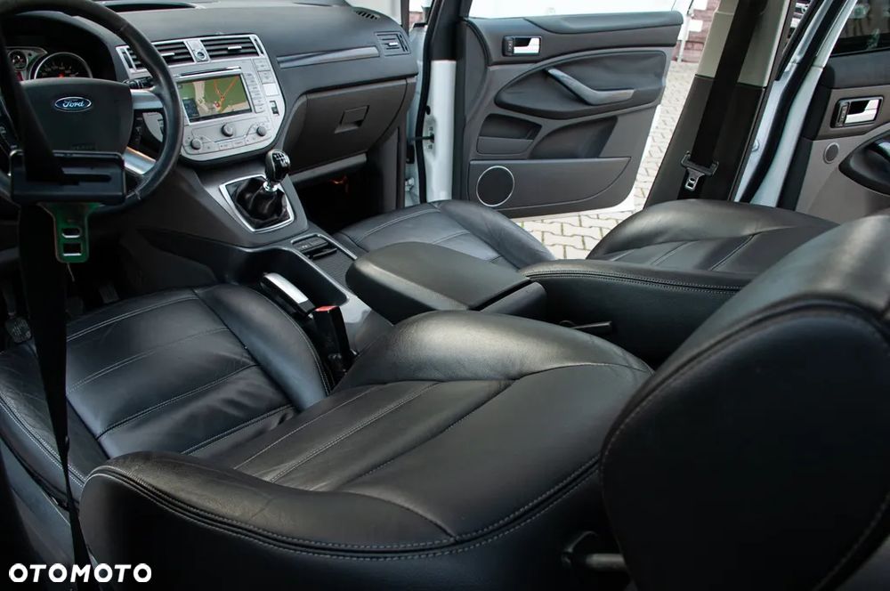 Ford Kuga 2.0 TDCi 4x4 Titanium - 27