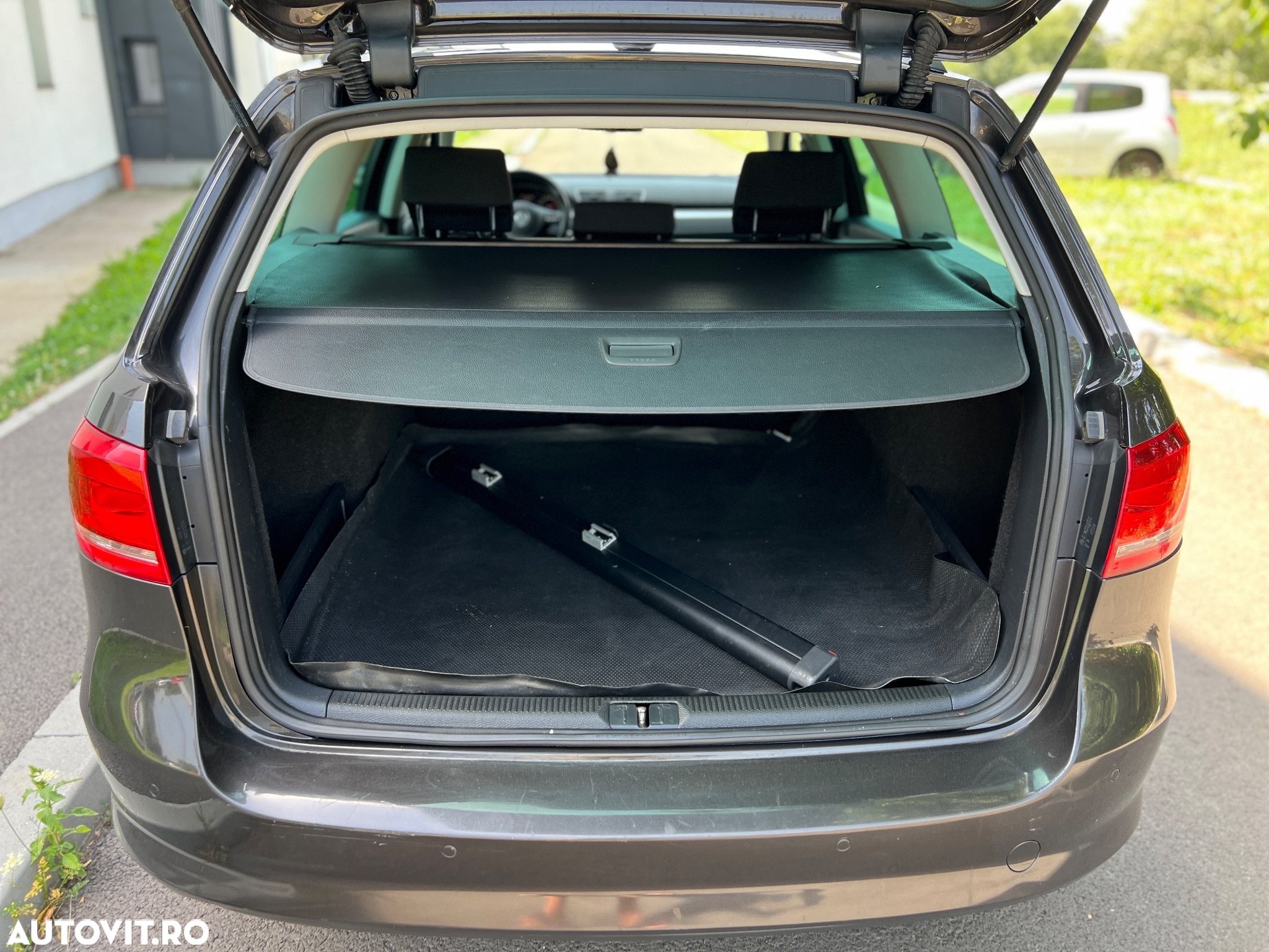 Volkswagen Passat Variant 2.0 TDI Blue TDI DSG Comfortline - 12
