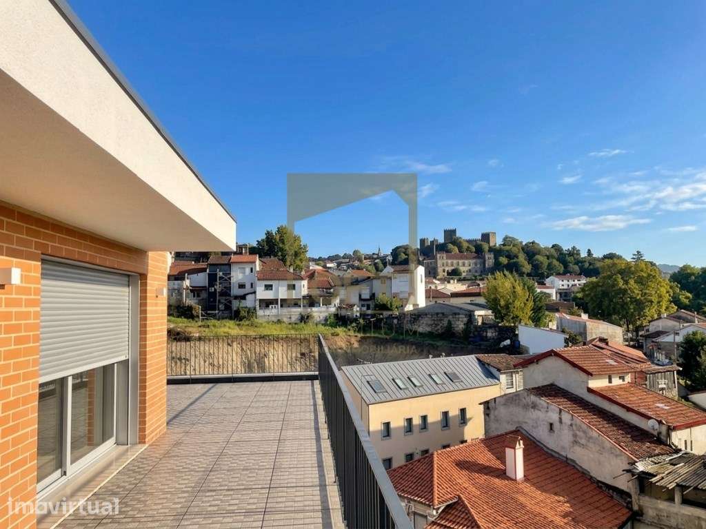 Apartamento T1 com 2 Frentes , Terraço, Totalmente Mobilado e Equip... - Grande imagem: 2/32