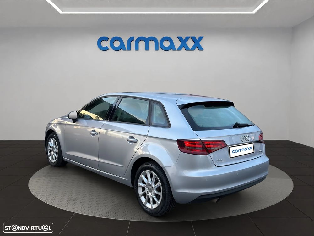 Audi A3 Sportback 1.6 TDI Attraction Ultra - 4