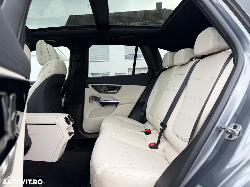 Mercedes-Benz GLC 300 e 4Matic 9G-TRONIC Avantgarde Advanced - 14