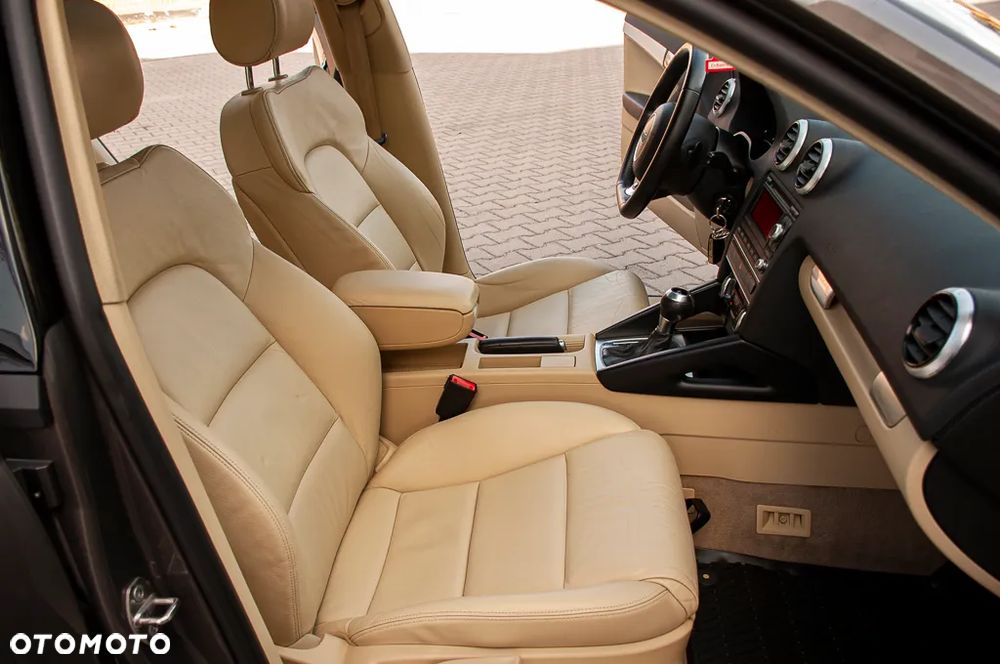 Audi A3 Sportback 1.8 TFSI S tronic Ambiente - 25