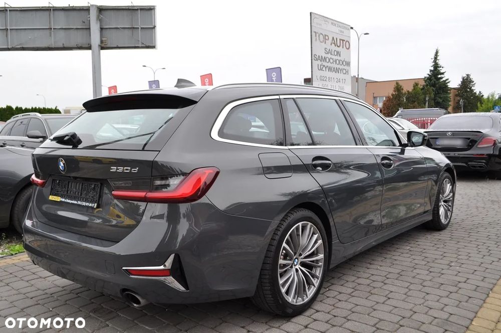 BMW Seria 3 330d Luxury Line sport - 11