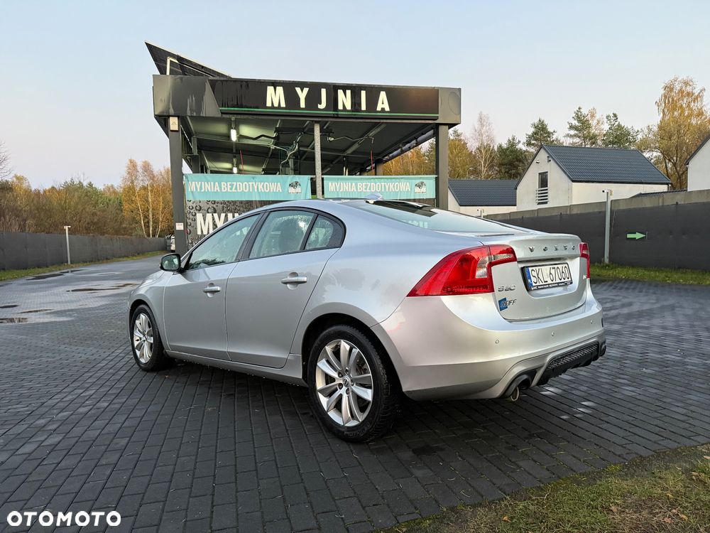 Volvo S60 D2 Drive-E R-Design Kinetic - 2