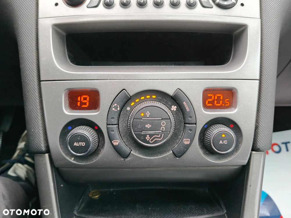 Peugeot 308 1.6 HDi Premium - 32