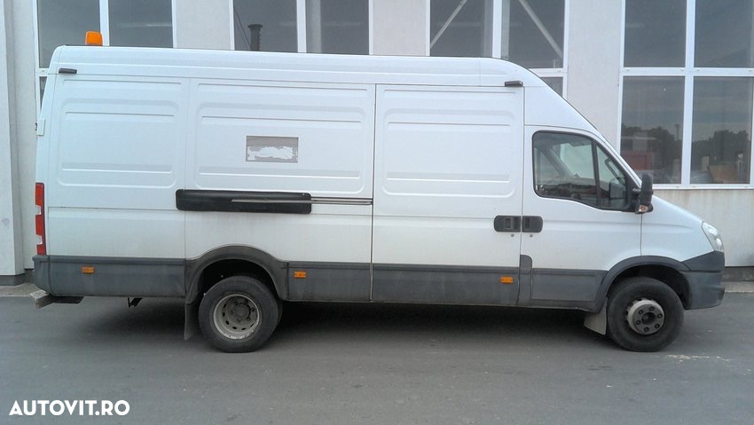 Iveco Daily 2013 35c15 65c15 Lung XL XXL punte Dubla 3.0 145cai vopsea originala stare foarte buna Clima AC 200.000KM Istoric Service Complet Carte service Fără rugină L3h2 L4H3 - 4