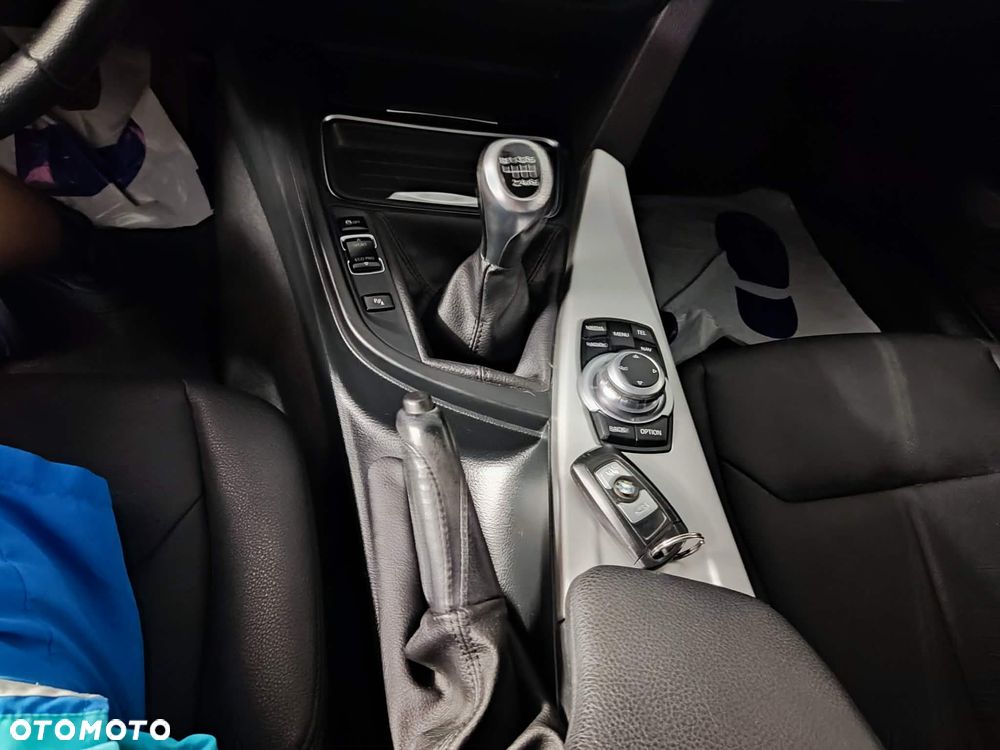 BMW Seria 3 318d DPF - 7