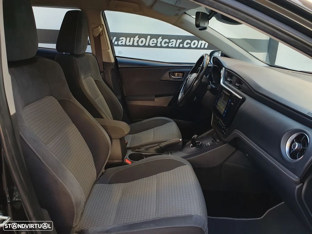 Toyota Auris 1.8 HSD Comfort - 4