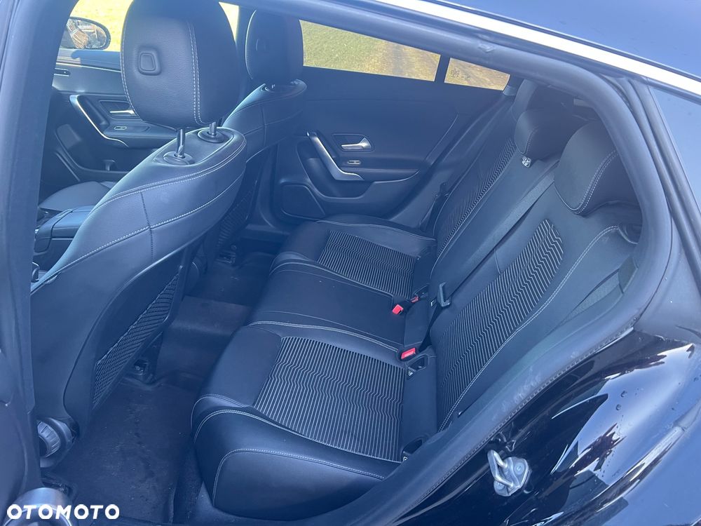 Mercedes-Benz CLA 180 7G-DCT Edition 2020 - 11