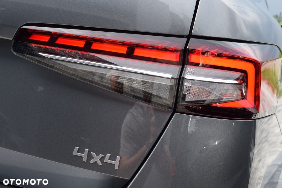 Skoda Superb 2.0 TDI SCR 4x4 L&K DSG - 32