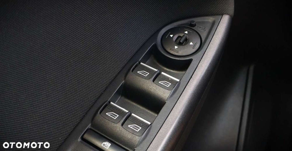 Ford Focus - 32