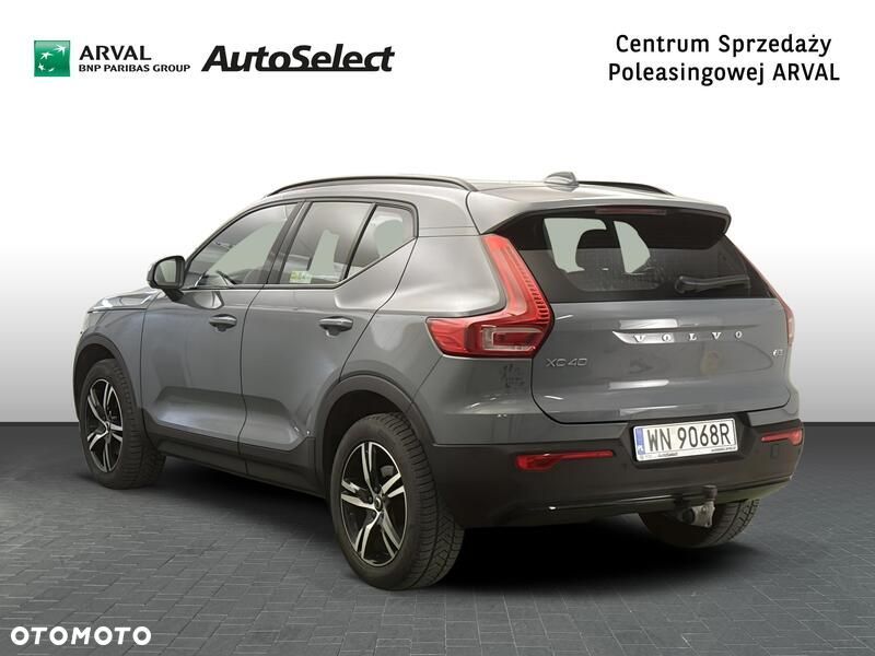 Volvo XC 40 B3 Plus Dark - 3