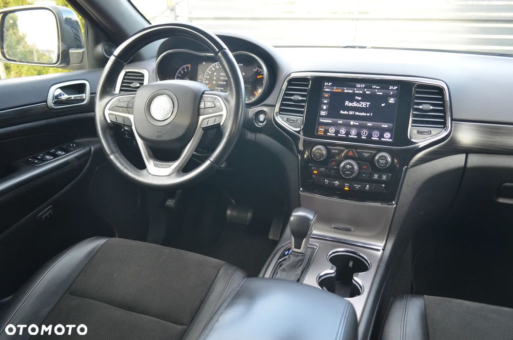 Jeep Grand Cherokee - 12