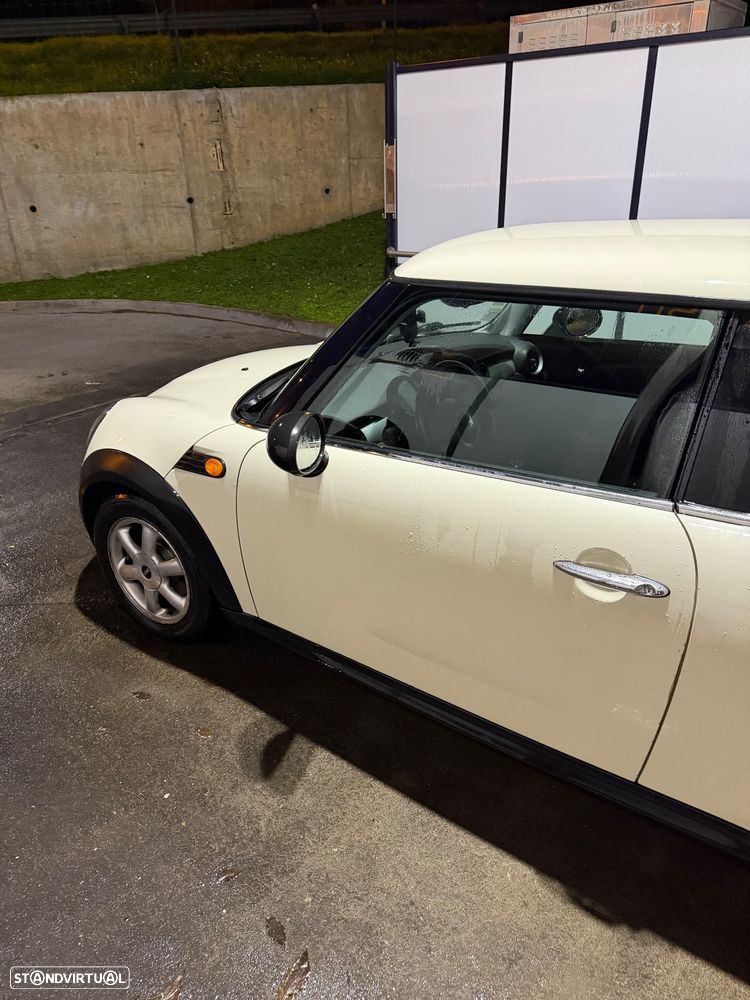 MINI 3 Portas One D - 9