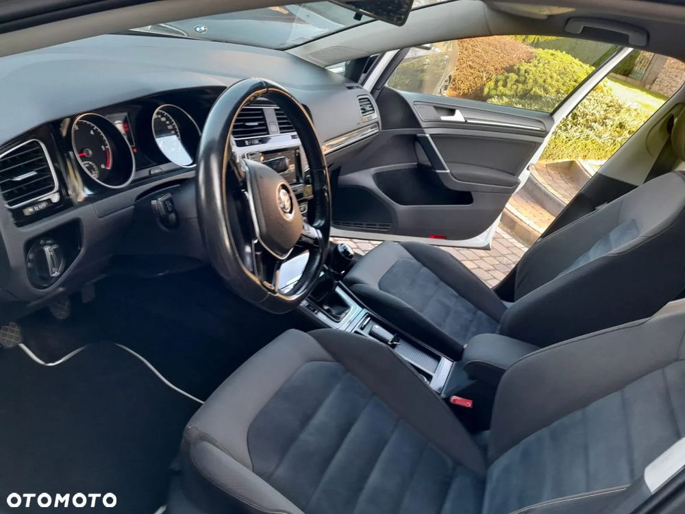 Volkswagen Golf - 12