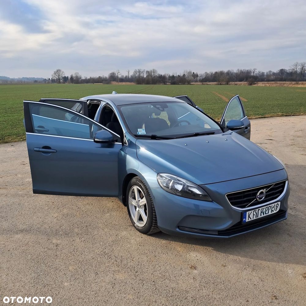 Volvo V40 D2 Momentum - 1