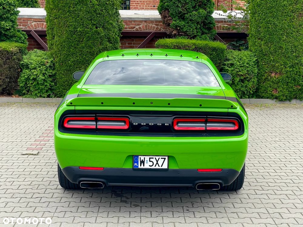 Dodge Challenger - 15
