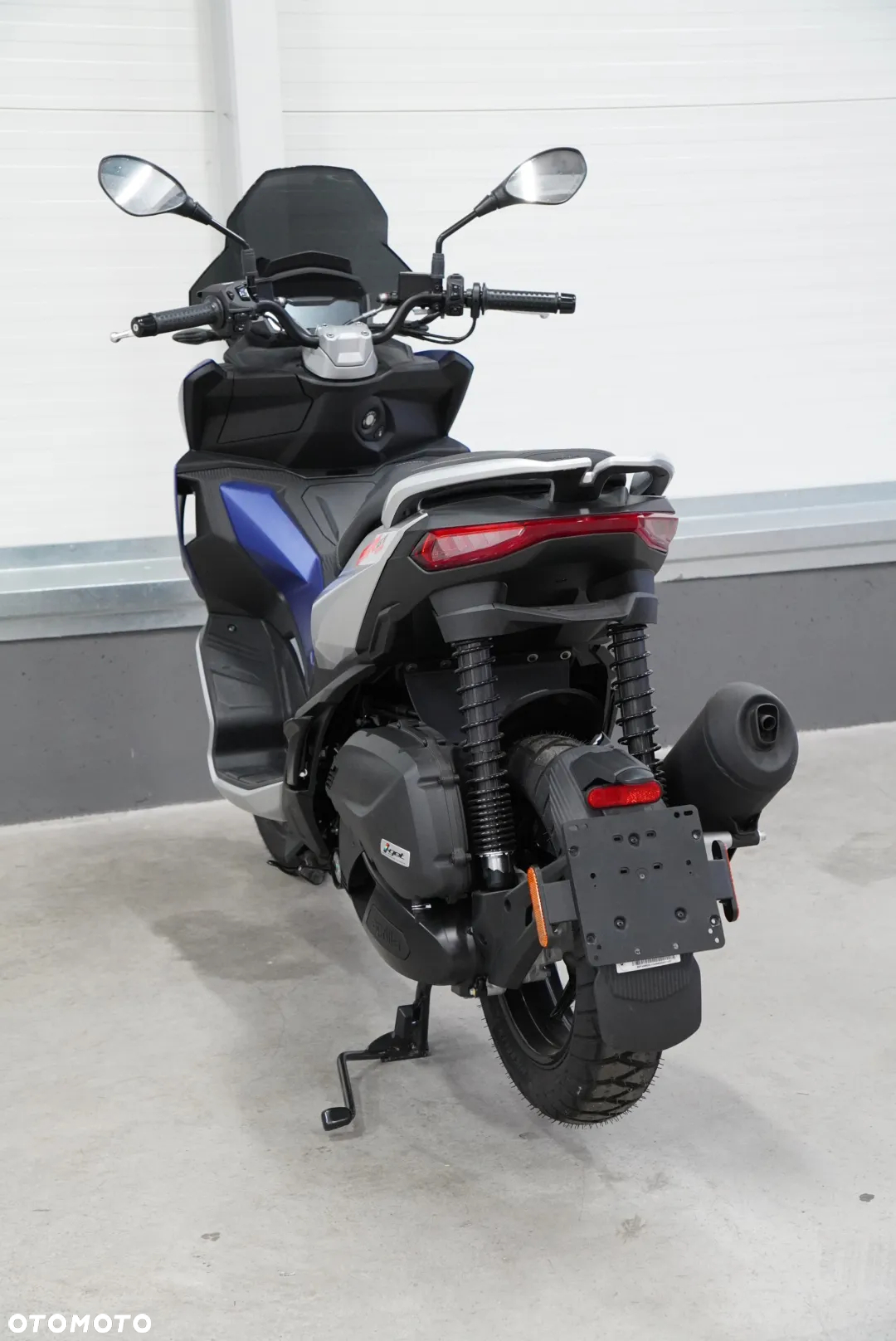 Aprilia SR - 8