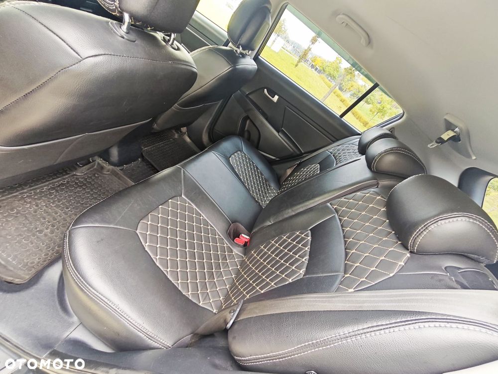 Kia Sportage 1.7 CRDI 2WD ISG Dream-Team Edition - 26