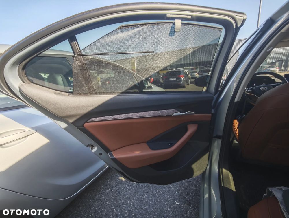 Skoda Superb 2.0 TDI SCR 4x4 L&K DSG - 17