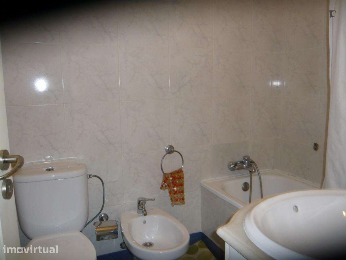 Quarto - localizado em Bairro do Sol Coimbra - Grande imagem: 3/11
